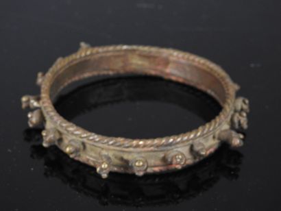 BURKINA FASO: Lobi bronze bracelet. D. 9...