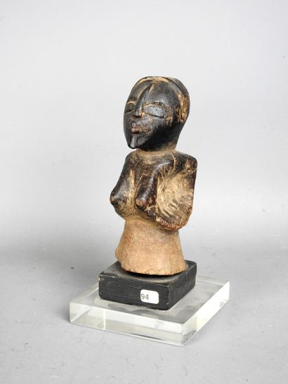 SONGYE : Demi figure NKISI figurant un personnage...