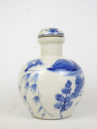 CHINE : Pot à gingembre de forme quadrilobée...
