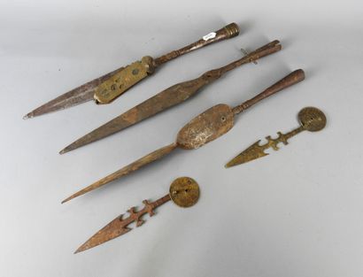 THREE arrowheads and two harpoon heads in...