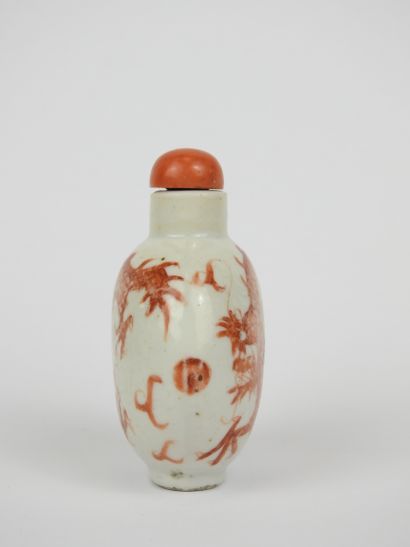 CHINA - Circa 1900
Porcelain baluster-shaped...