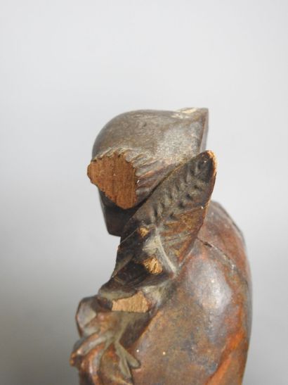 CHINE ou VIETNAM: Neuf statuettes en bois...