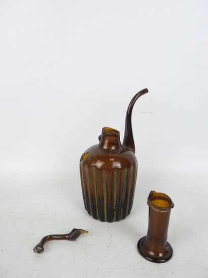 Ottoman amber glass VERSEUSE. H. 17 cm. Broken...