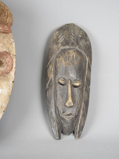 AFRIQUE : Lot comprenant trois masques Punu...