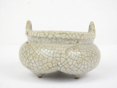 CHINA: Small cracked porcelain perfume burner...