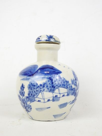 CHINE : Pot à gingembre de forme quadrilobée...