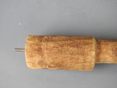 KOTA, Gabon 
Old musical instrument neck,...