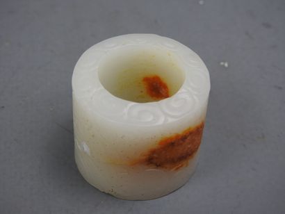 DISQUE BI en jade veiné rouille. Haut : ...