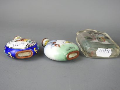 ASIA: Six small display objects including...