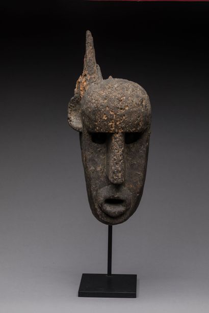 BAMANA, Mali.
Wood inlaid with a deep patina...