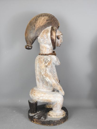 GABON - PUNU: Statue in wood and pigments,...