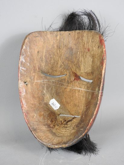 INDONESIE : Masque de Java, bois polychrome,...