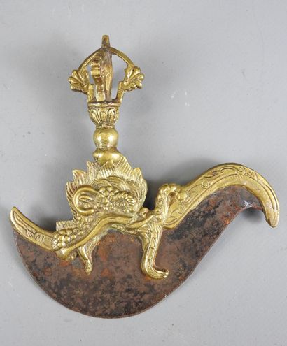 TIBET.
Bronze, fer.
Couperet rituel « Kartrika...