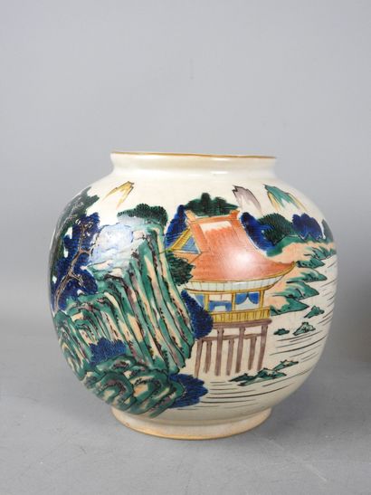 JAPAN: Porcelain ball vase decorated with...