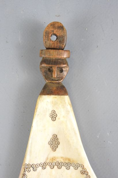 SUMBA ou TIMOR, Indonésie.
Figure calendaire...