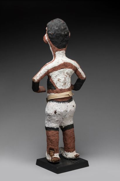 MALEKULA, Vanuatu.
Pâte végétale, belle polychromie,...