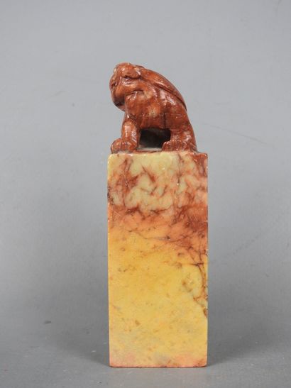 CHINA: Reunion of 5 hard stone seals, one...