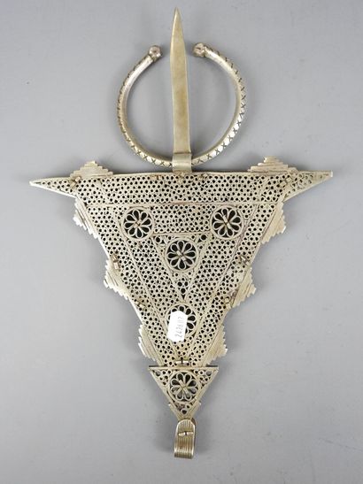 MAROC. Importante fibule de parure « Tizerzai...