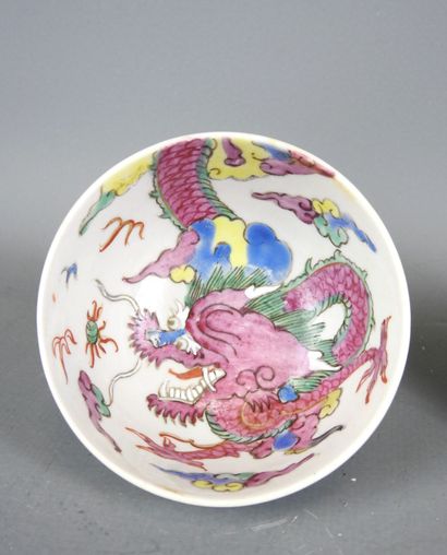 CHINA: Porcelain sorbet with polychrome dragon...
