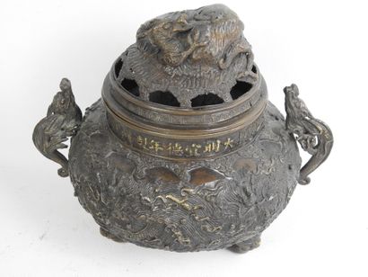JAPAN: TRIPOD BRUE PARFUM in bronze, lid...