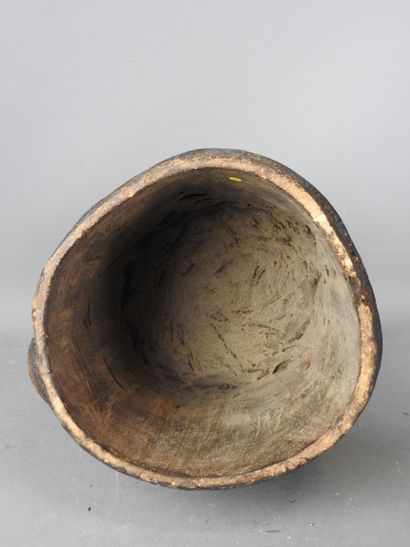 NIGERIA - Yoruba : Wood and pigment helmet...