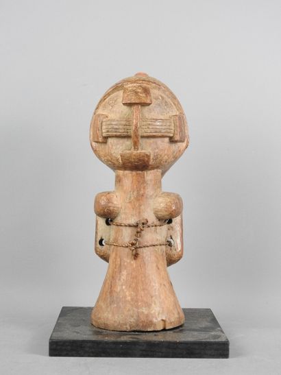SONGYE - DRC : Hard wood with two magical...