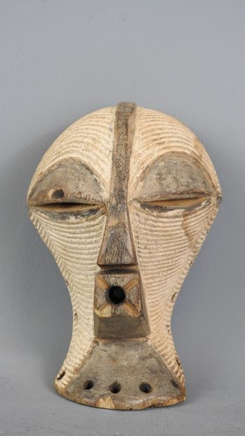 SONGYE - DRC : Wood and pigments. Kikashi
