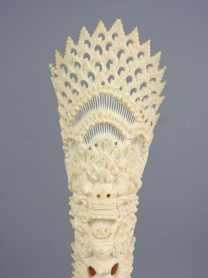 BALI, Indonésie.
Sculpture d'une grande finesse...