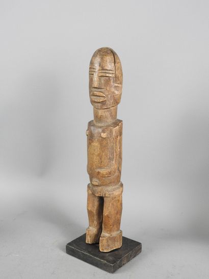 LOBI, Burkina Faso.
Hard wood, antique patina.
Reunion...