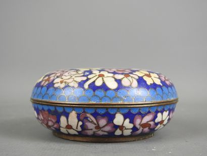 CHINA: Two circular covered boxes in cloisonné...