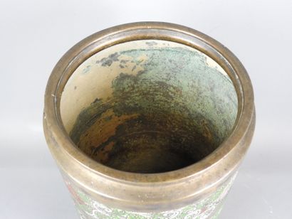 ASIE du SUD EST : Vase rouleau en bronze...