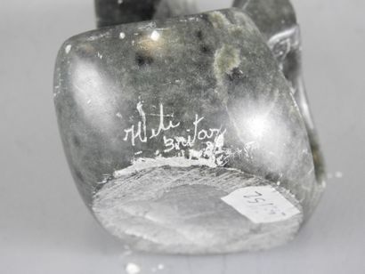 ART INUIT: Personnage stylisée en pierre...