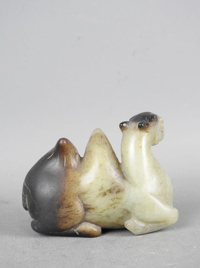 CHINA: Rust-veined jade camel H: 6 - L: 9...