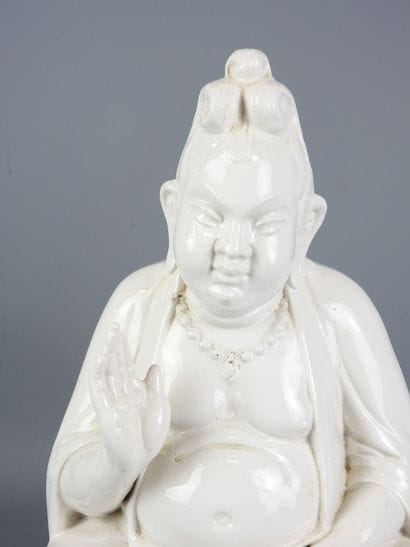 Statue de bouddha en porcelaine blanc de...