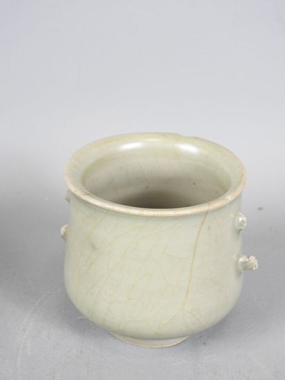 CHINA: Reunion of a small celadon cracked...