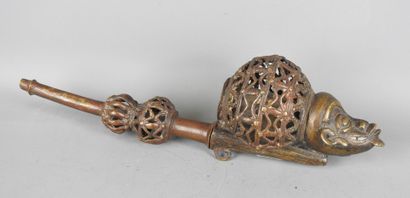 BAMOUN - Cameroon : Ceremonial pipe in copper...
