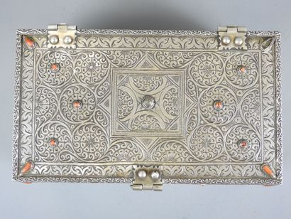 AFRIQUE DU NORD. COFFRET rectangulaire en...