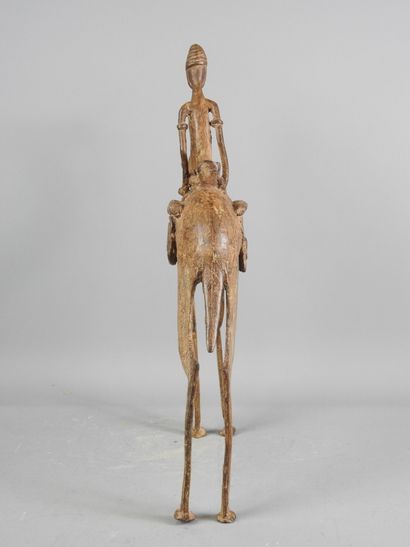 MALI : Large rider on his dromedary in bronze....