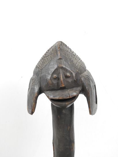 MUMUYE : Masque d'épaule en bois sculpté...