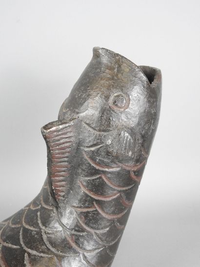 AMERIQUE DU SUD : Vase en forme de poisson,...
