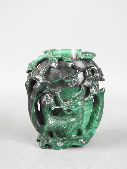 ASIA: Double glass snuffbox decorated with...