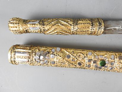BIRMANIA.
Saber with scabbard, the engraved...