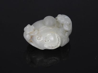 CHINA - 18th/19th century
Small jade (nephrite)...