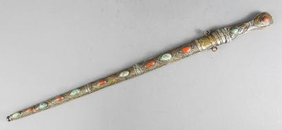 MOROCCO - Draa Valley : Dagger, red coral...