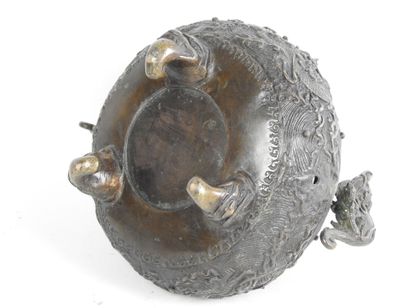 JAPAN: TRIPOD BRUE PARFUM in bronze, lid...