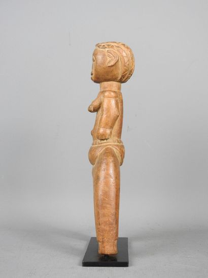 Baule, Ivory Coast.
Hardwood with natural...