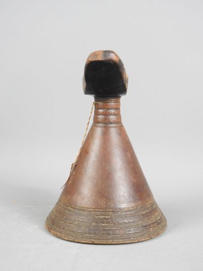 Neck rest on conical foot, KAFFA, Ethiopia.
Wood,...