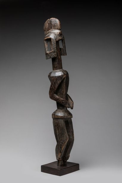 MUMUYE, Nigéria.
Bois dur, patine brun-foncé.
Grande...