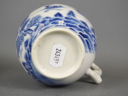 CHINA: Small blue-white porcelain coffee...