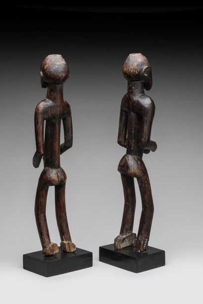 GOUIN, Burkina Faso.
Bois, patine brun-foncé.
Couple...